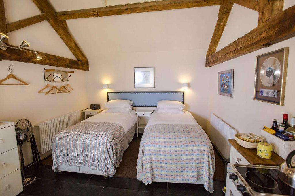 T'S At Lower Rudloe Farm Pension Corsham Buitenkant foto